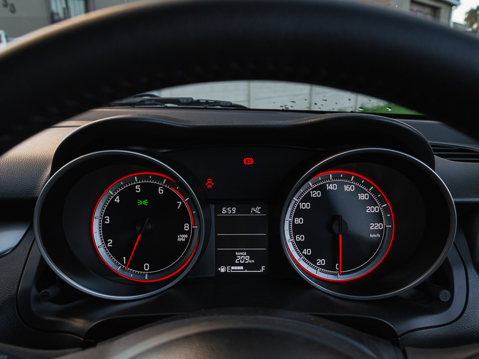 Suzuki Swift GLX Cluster