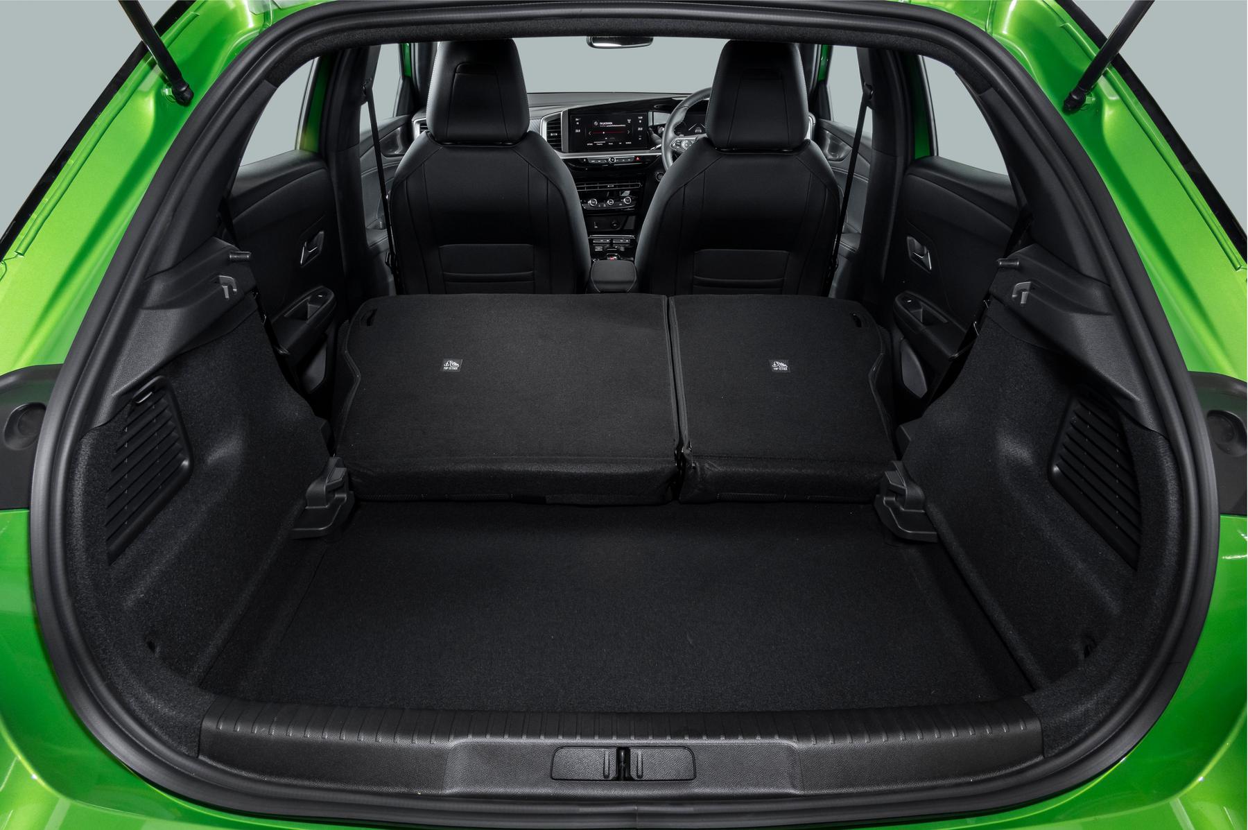 Opel-Mokka GS-Line rear boot