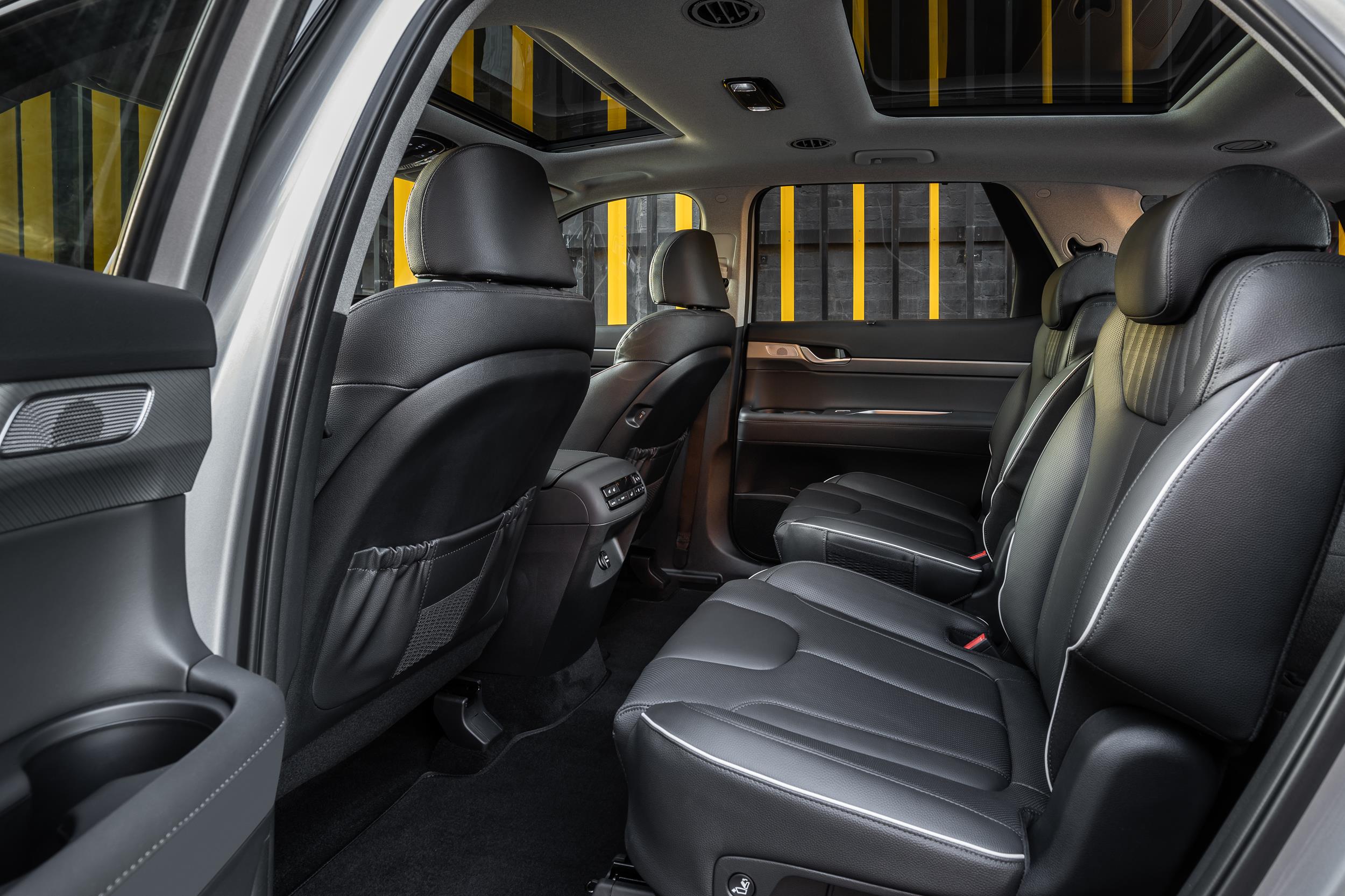 2023 Hyundai Palisade second row seats