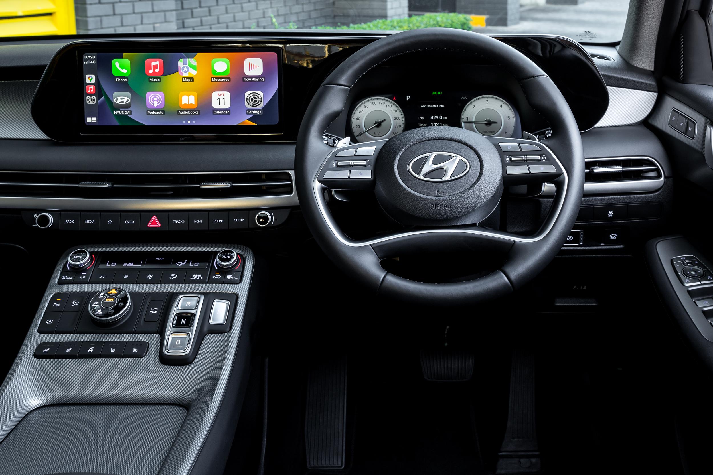 2023 Hyundai Palisade interior
