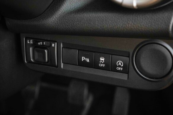 rear parking senso, auto stop and traction off controls