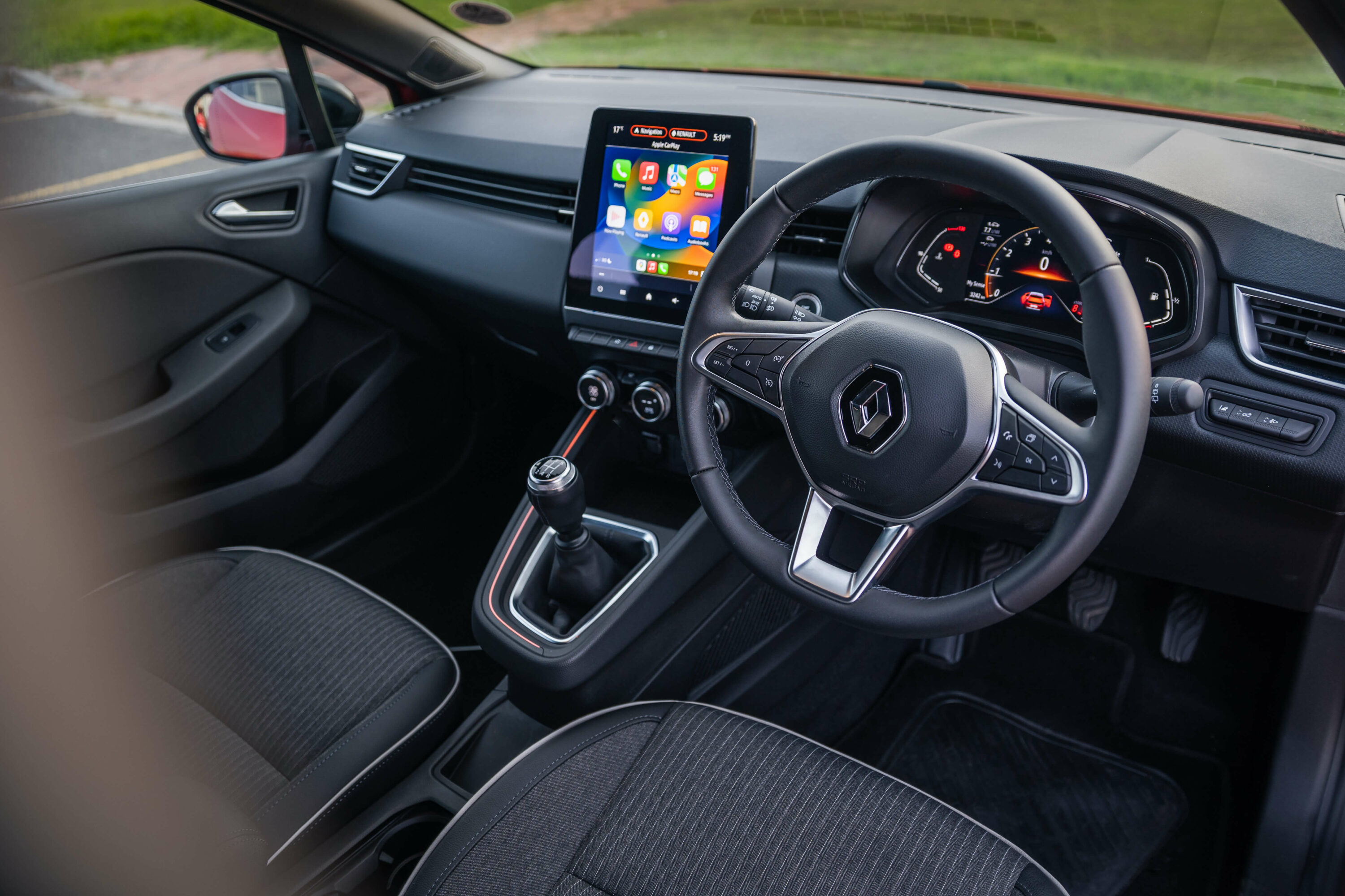 Renault-Clio V interior