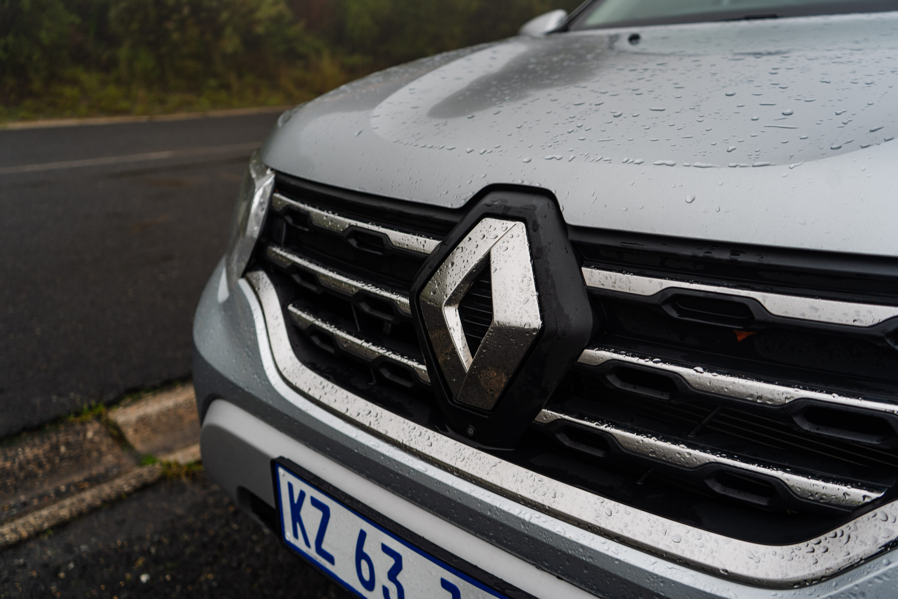 Renault Duster front grille