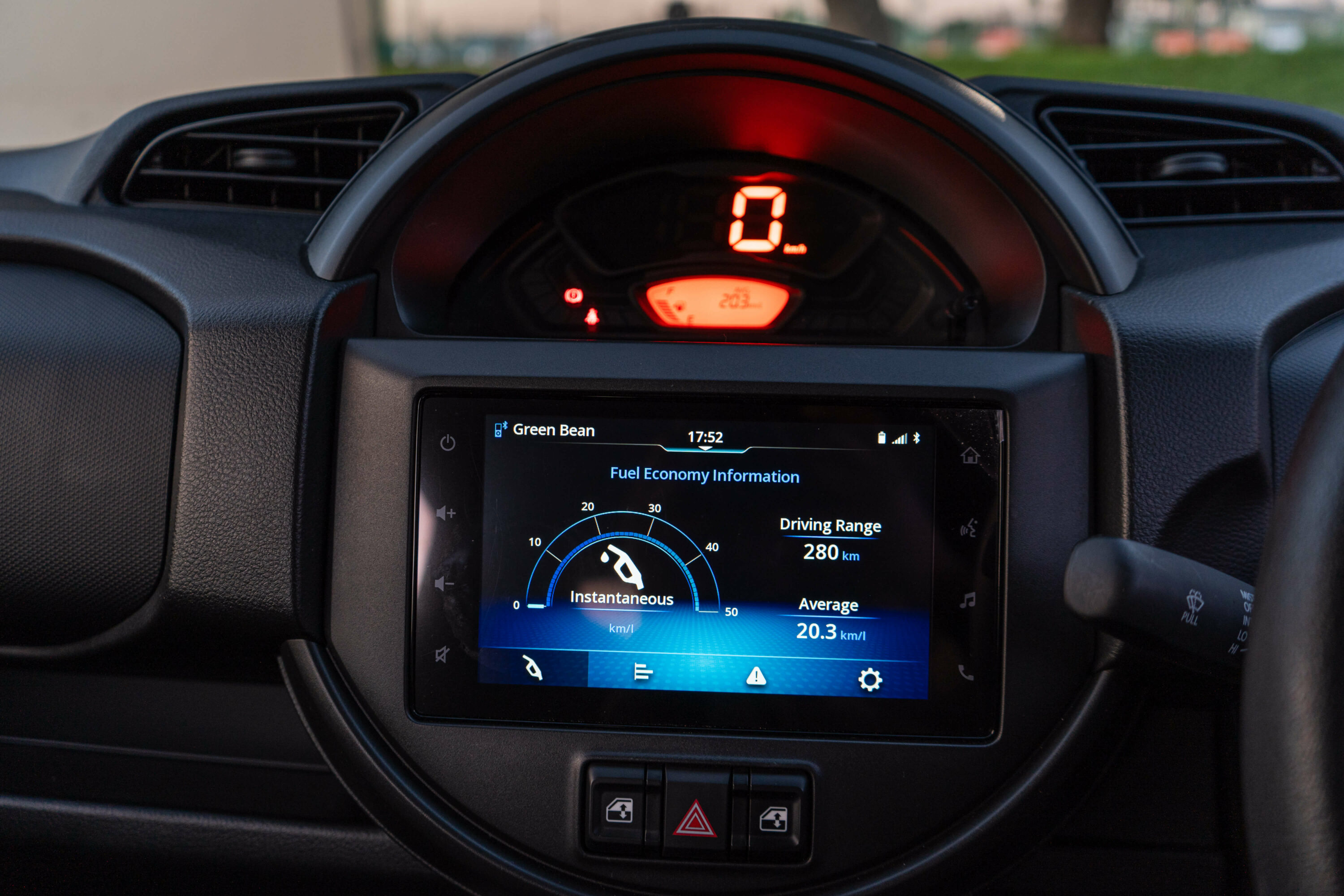 Suzuki S-Presso GL+ touchscreen infotainment