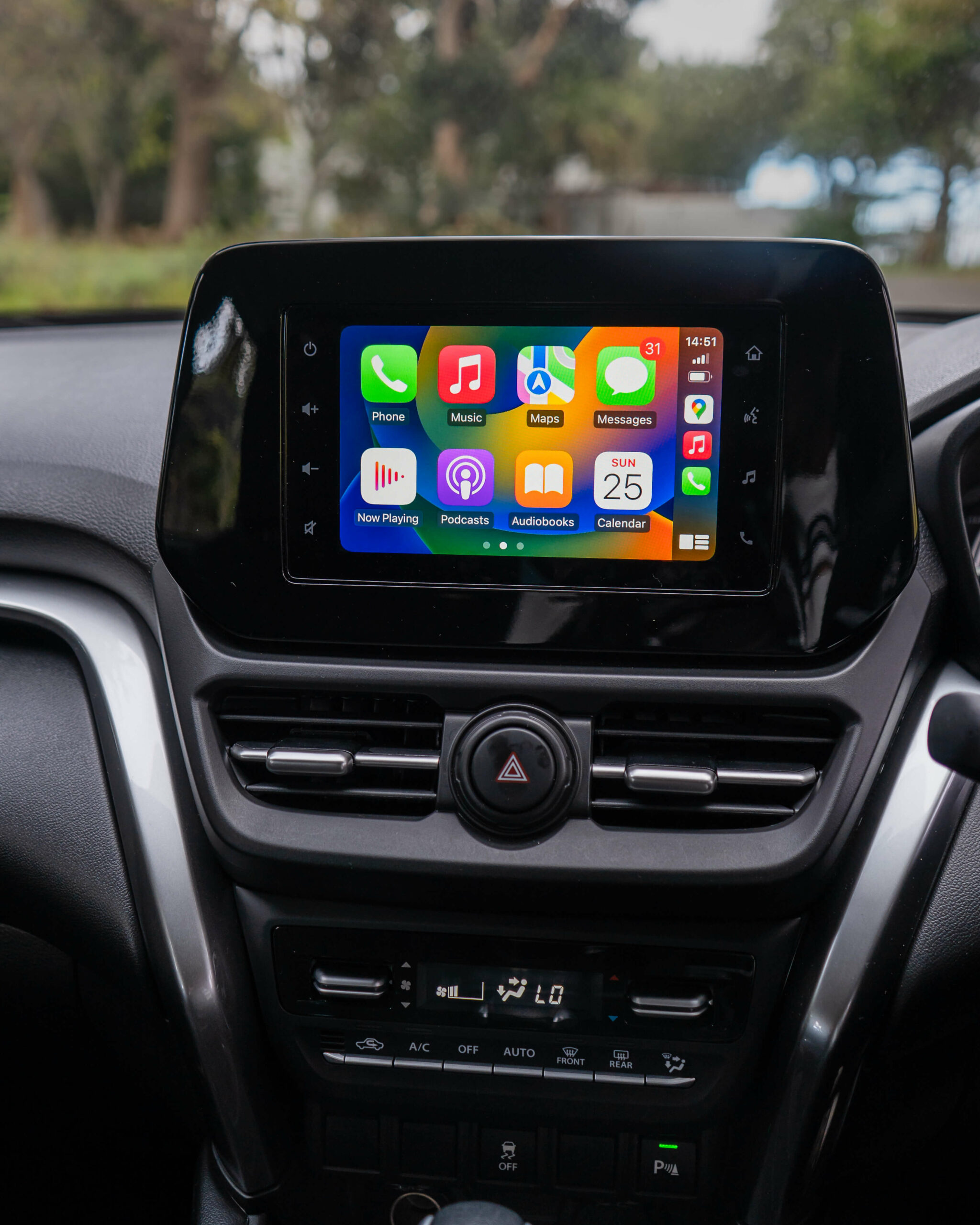 Suzuki Grand Vitara 4-speed 7-inch infotainment screen