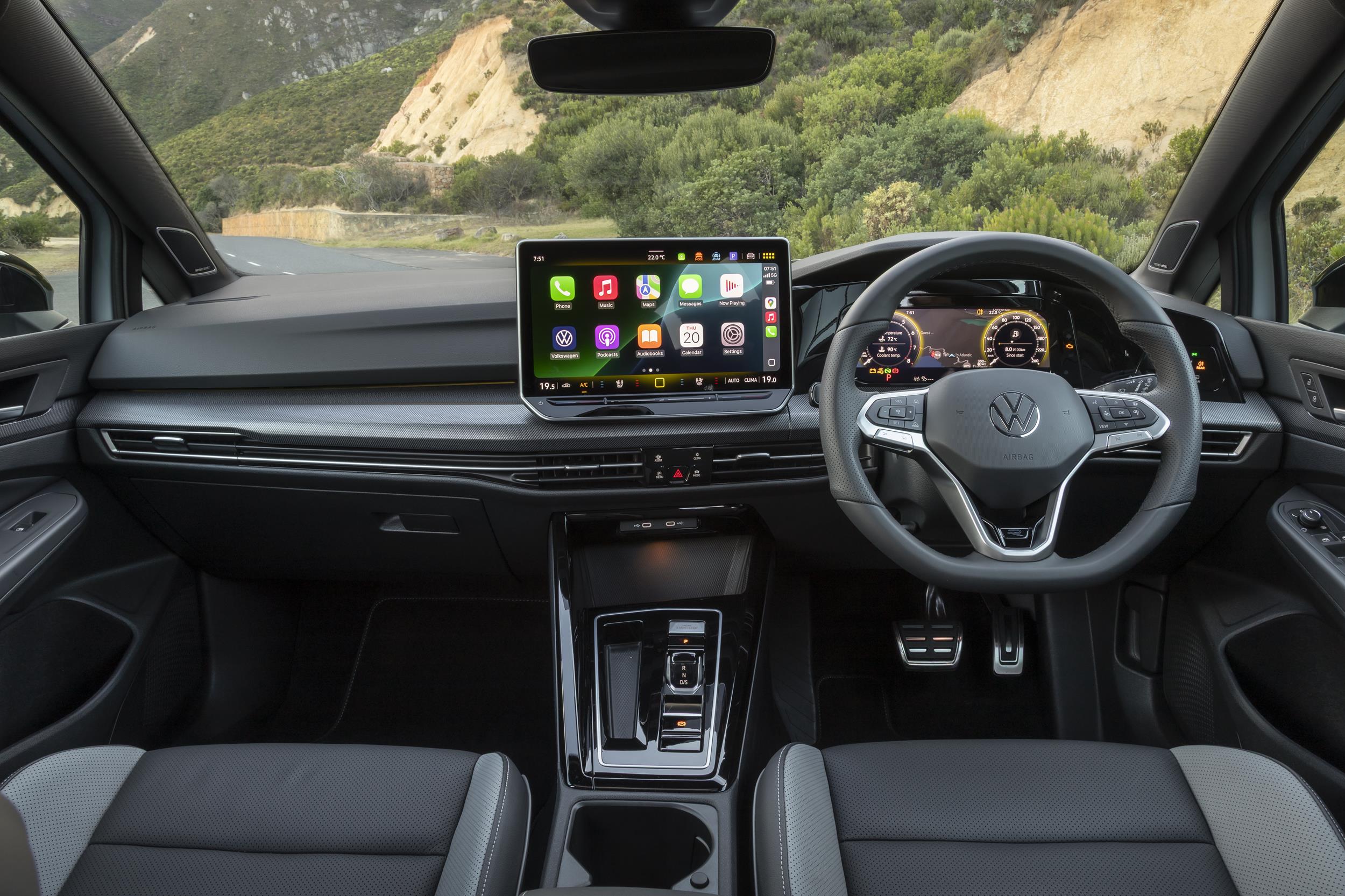Volkswagen Golf Dash