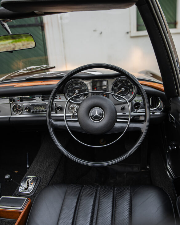 1968 Mercedes Benz 280sl Pagoda