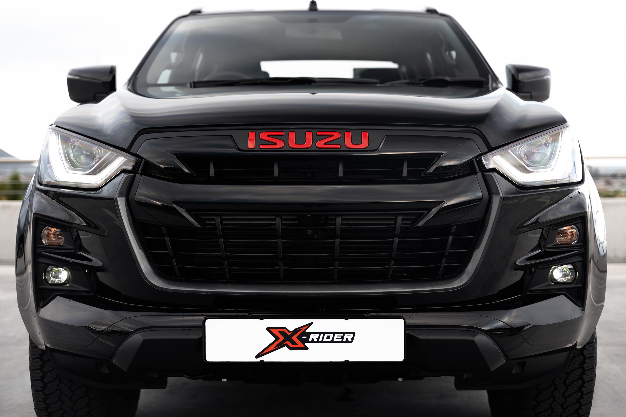 Isuzu XRider BLACK edition