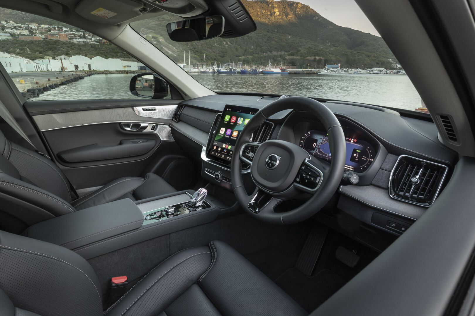 Volvo-XC90 interior
