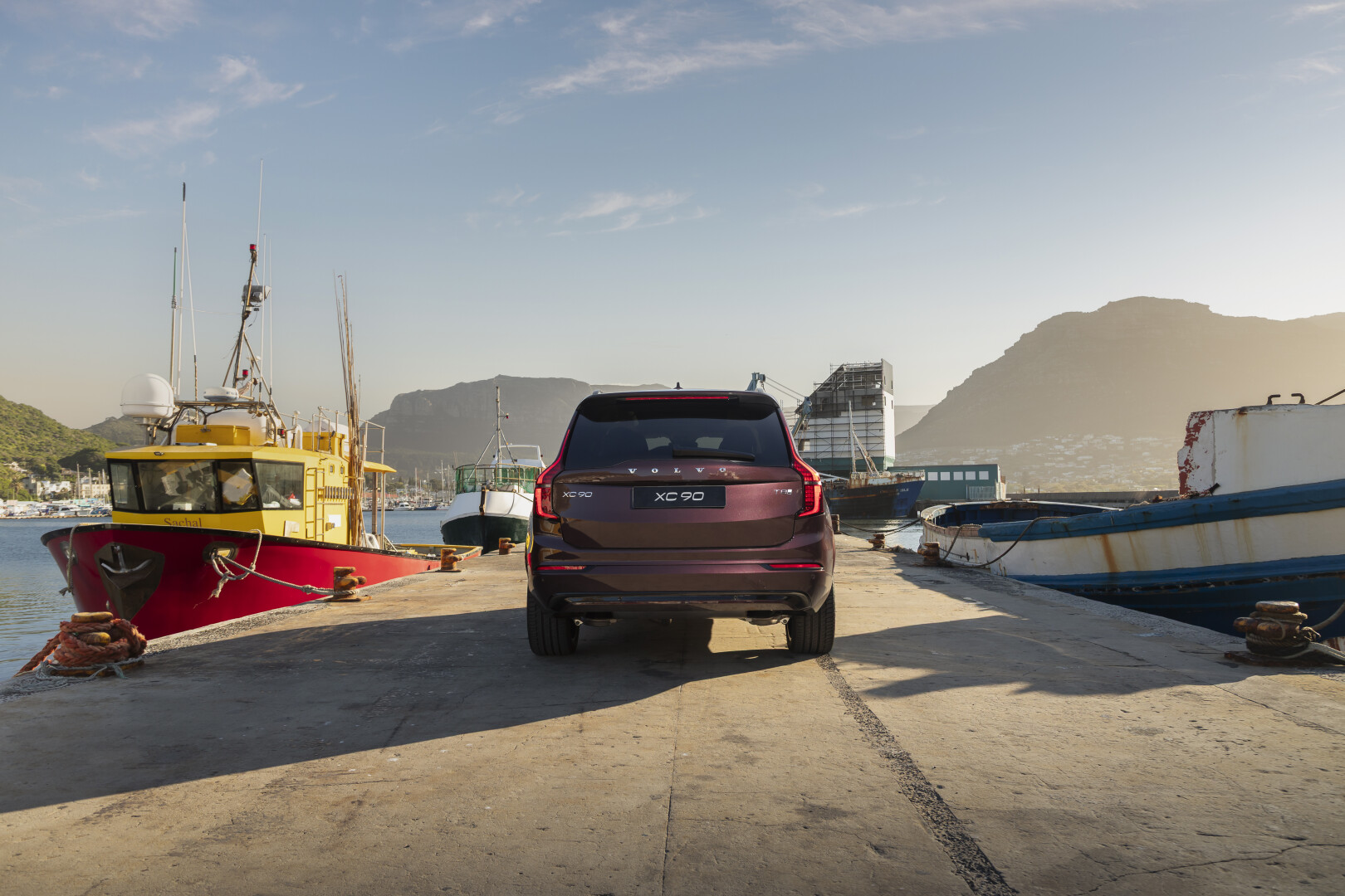 Volvo-XC90-Rear